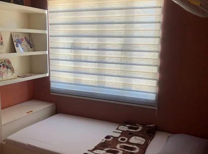 Appartement 3br 70sqm Free Internet, Penthouse Unit In Ermita, Near Us Embassy