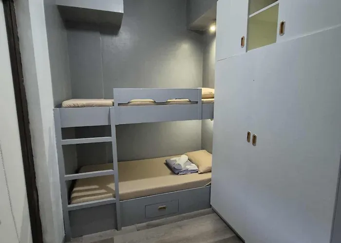 3br 70sqm Free Internet, Penthouse Unit In Ermita, Near Us Embassy Appartement Manille