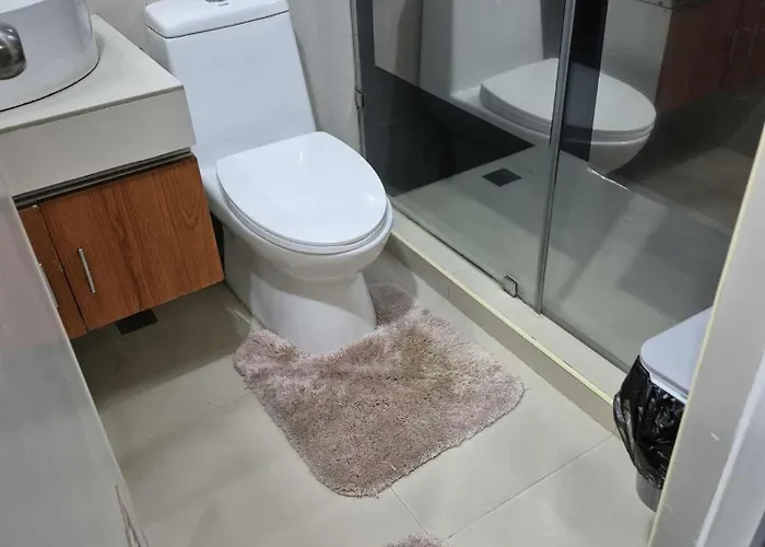 3br 70sqm Free Internet, Penthouse Unit In Ermita, Near Us Embassy * Manille